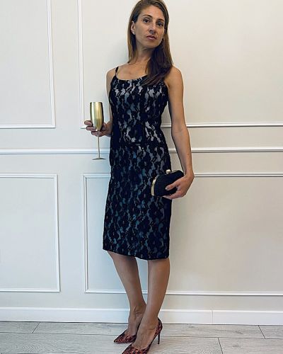 Миди рокля с черна дантела върху сива основа, S