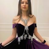 рокля в лилаво кадифе Вили и Маури - отблизо